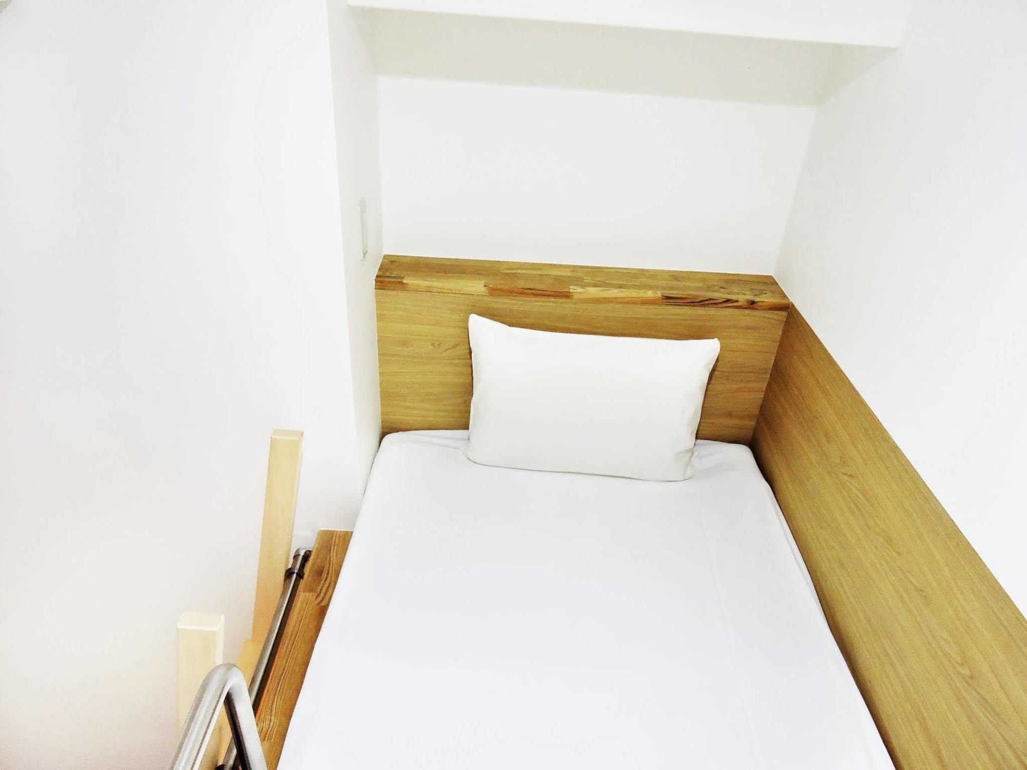 Abest Cube Naha Kokusai Street-Cabin Type Hotel All Room With Key Экстерьер фото